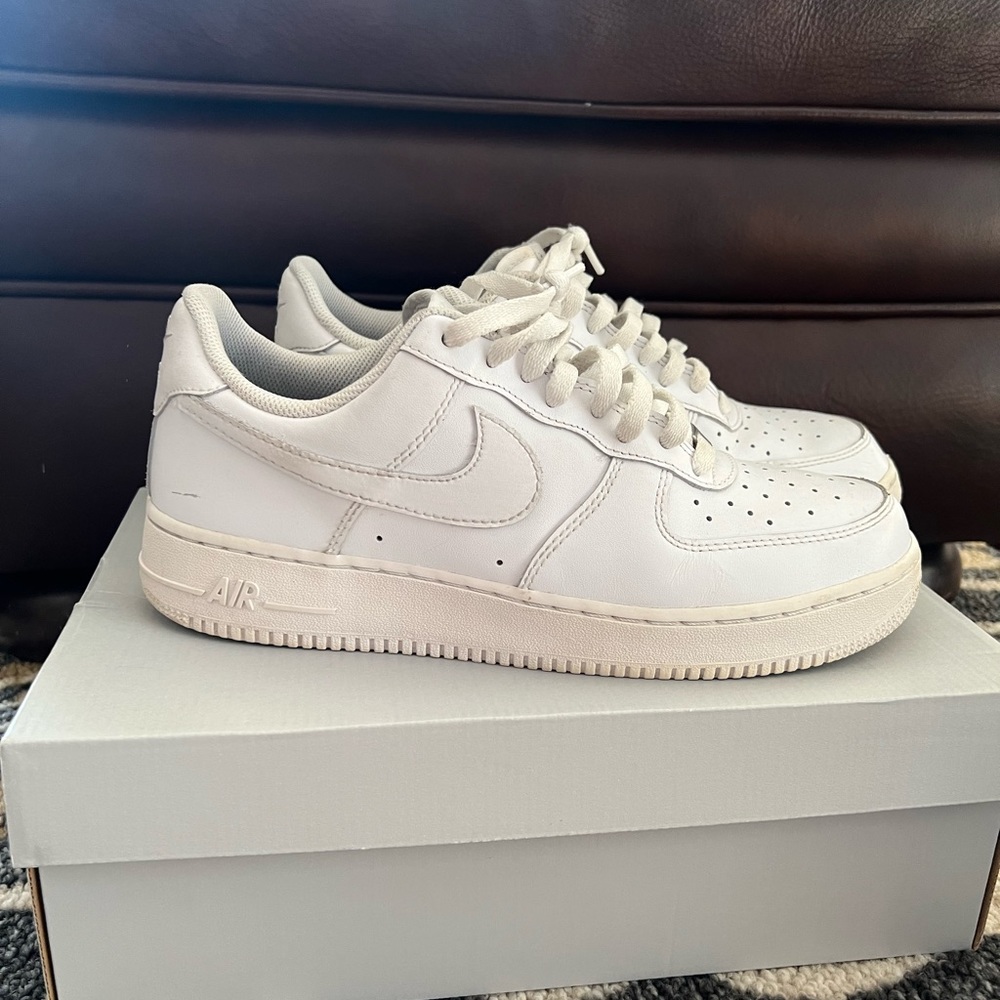 Size 10 - Nike Air Force 1 ‘07